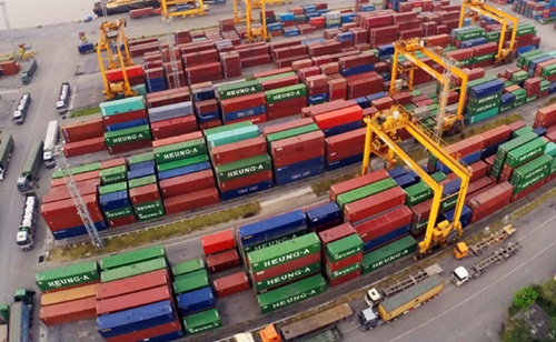 thousands of containers left at hai phong port