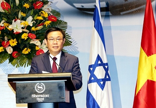 israel wishes to be part of viet nams rapid economic development israeli president