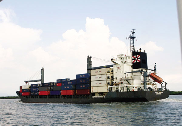 Foreign shipping lines must now publicise fees