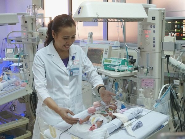 900g baby with congenital heart disease survived