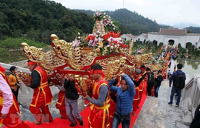 Quang Ninh: Spring festivals start National Tourism Year 2018
