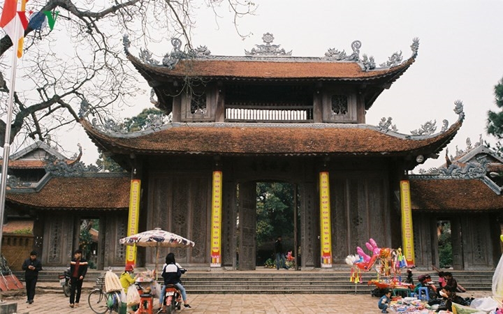 300 year old nom pagoda in hung yen
