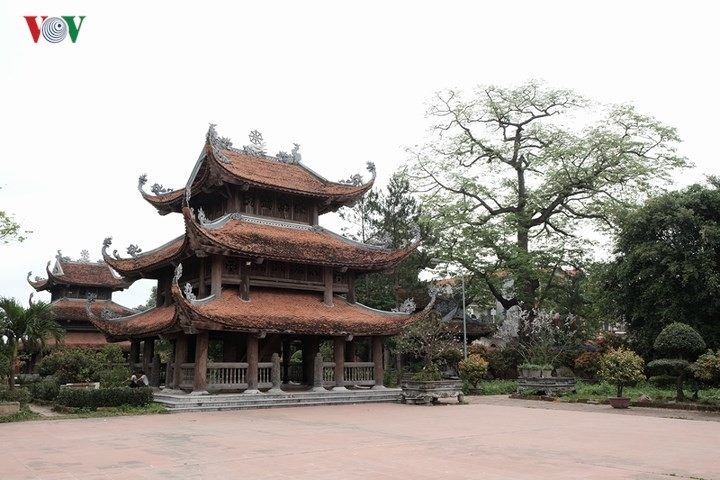 300 year old nom pagoda in hung yen