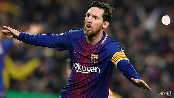 messi hits champions league century in barca win over chelsea
