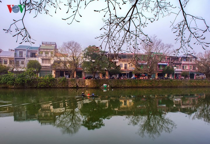stunning march scenes of ancient hue city