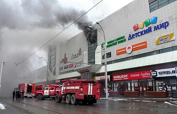 37 dead, scores missing in Siberia shopping mall fire
