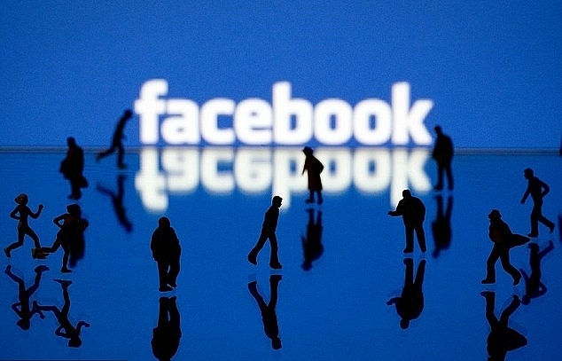 Facebook overhauls privacy settings amid data breach outcry