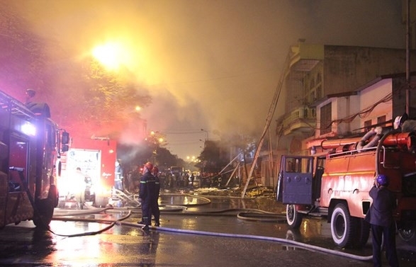 Fire destroys 5 houses, no casualties reported