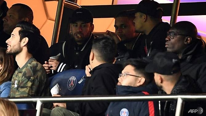 neymar blasts referee after psg crash