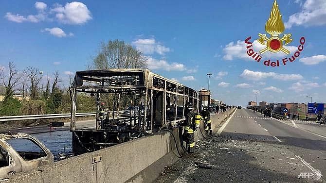 italian bus driver takes 51 children hostage sets school bus on fire