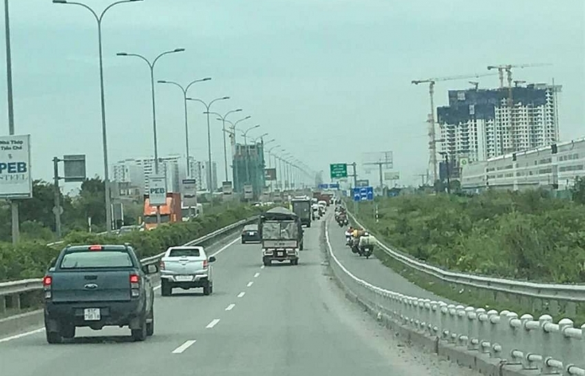 HCM City-Long Thanh-Dau Giay Expressway faces increasing traffic congestion