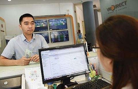vn stocks end early trade on a positive note
