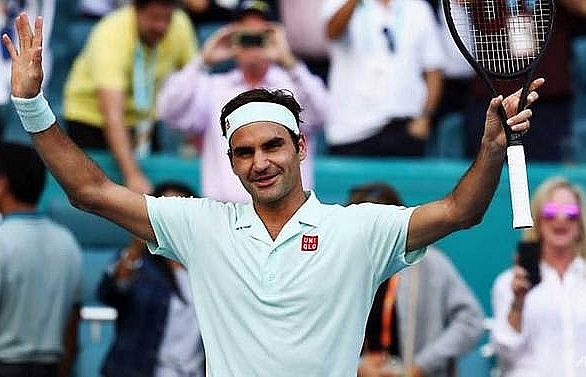 Federer cruises on while Halep advances to Miami Open semi-finals