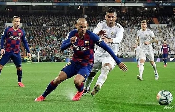 Real Madrid defeat Barcelona in Clasico to regain top spot in La Liga