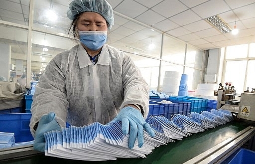 China reports 125 new COVID-19 cases, lowest number in six weeks