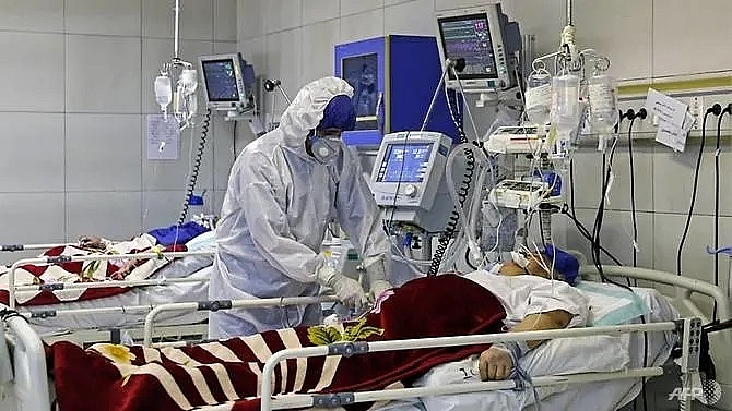 iran covid 19 deaths now 77 as emergency services chief infected