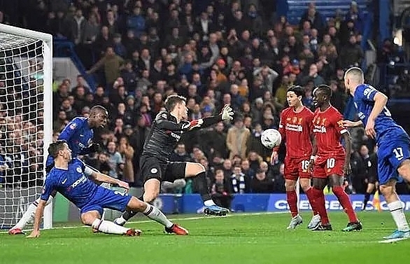 Liverpool beaten again as Chelsea ease into FA Cup quarter-finals