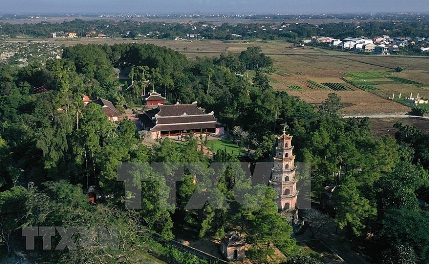 thien mu pagoda oldest pagoda in former capital of hue