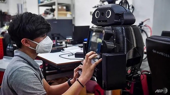 thai hospitals deploy ninja robots to aid virus battle