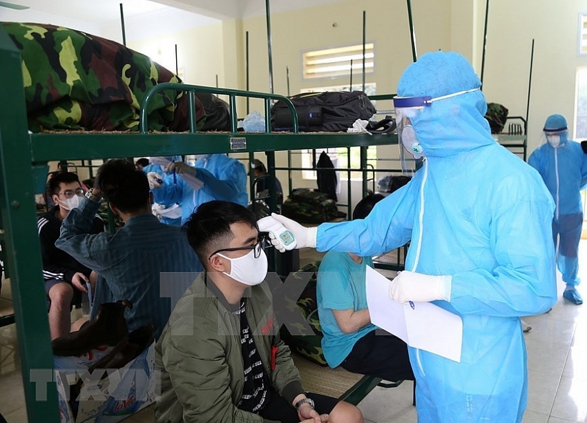 military soldiers take care of people under quarantine