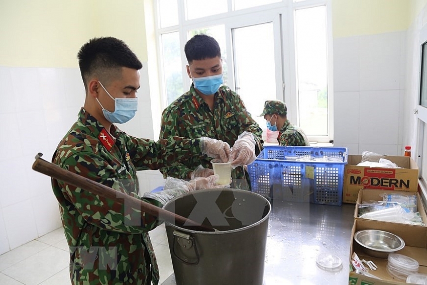military soldiers take care of people under quarantine