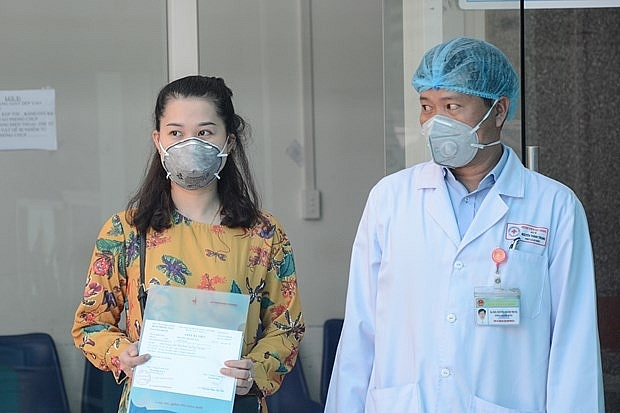 three covid 19 patients in da nang discharged from hospital