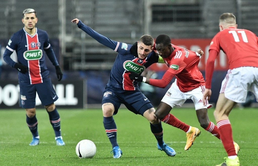 PSG, Lyon advance in French Cup as third-tier Red Star shock Lens