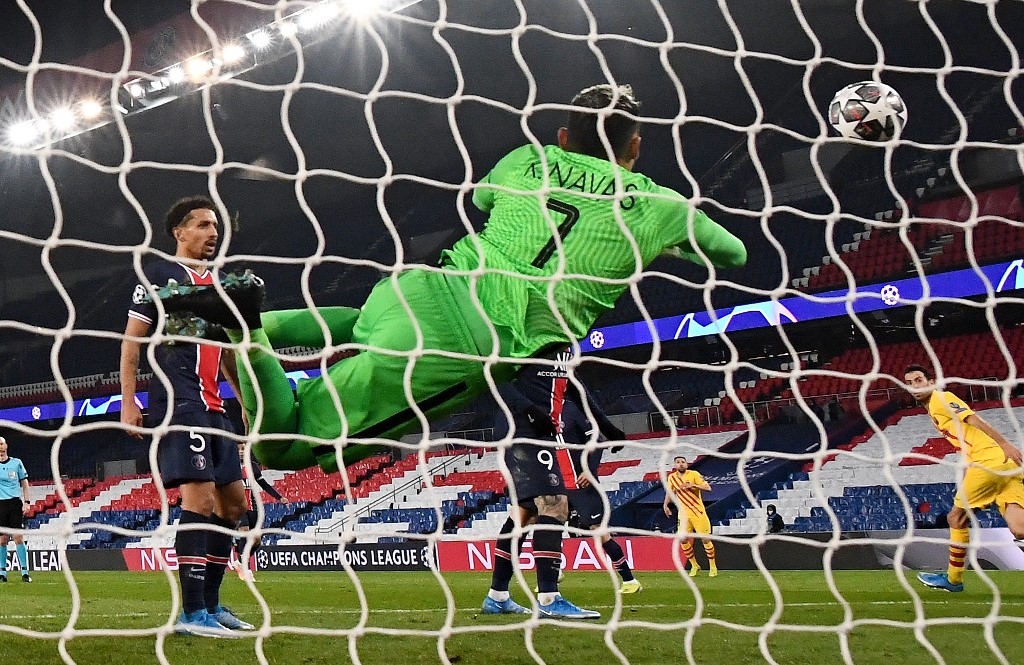messi misses penalty as barcelona fail in latest psg comeback attempt