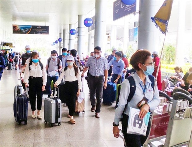 vietnam needs to open borders for tourism recovery experts