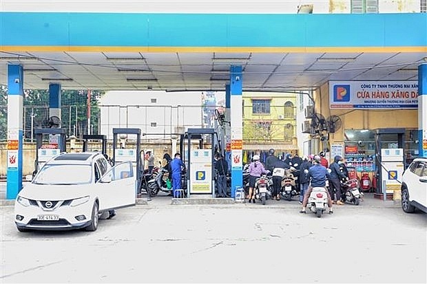 Ministry proposes cutting 50 percent of environmental tax on petrol