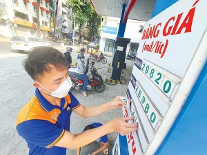 MoF moves to cut fuel tax amid global oil volatility