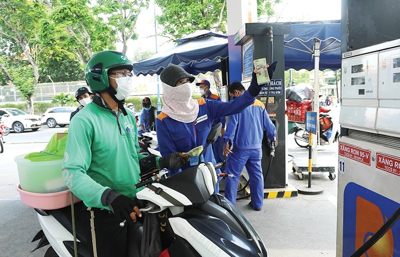 Workers scramble to evade fuel hike