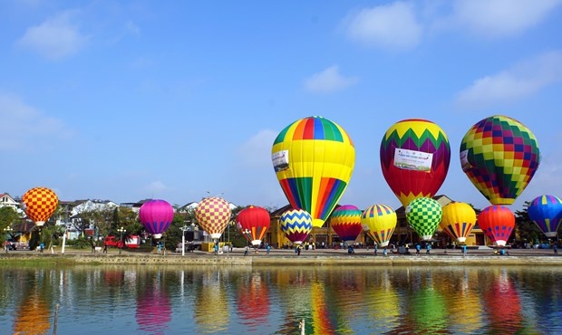 Hot air balloon rides promise tourists a memorable trip to Hoi An