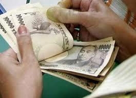 yen declines as aftershock damage seen limited