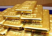 gold soars to fresh record above 1500