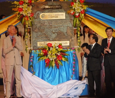 ha long bay celebrates new title