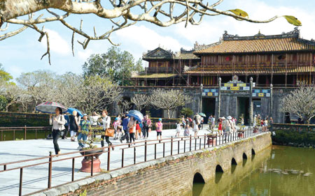 hue hopes to revive tourism