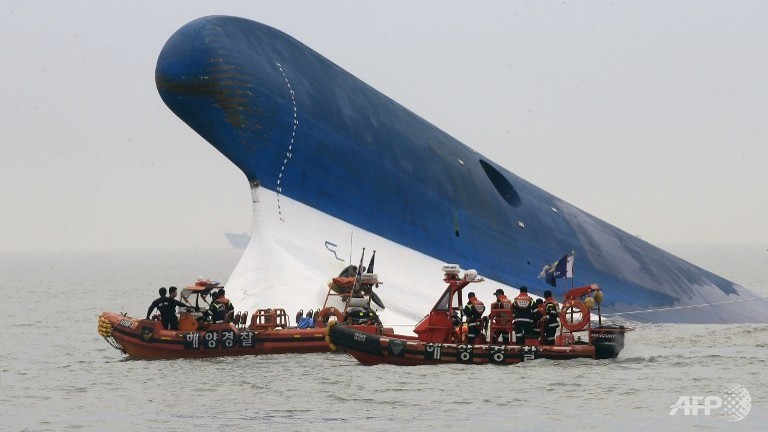 four dead 291 missing in s korea ferry sinking