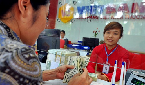 us dollar keeps appreciating despite vietnam cbanks stabilizing bid