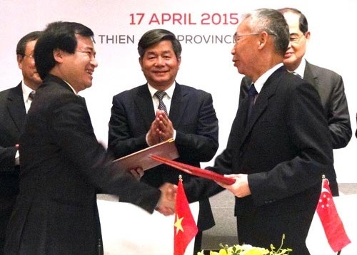 viet nam singapore forge stronger economic ties