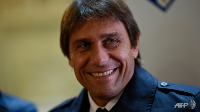 conte becomes chelsea manager on three year deal