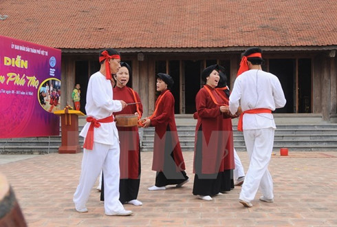 2016 Hung Kings temple festival features Xoan singing