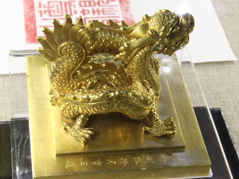 nguyen dynastys imperial treasures on display in hue