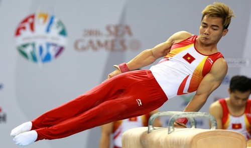 Vietnamese gymnast beats spinal condition to qualify for Olympics again