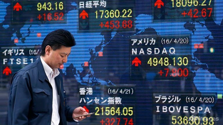 asian markets mostly dip as us japan bank meetings eyed