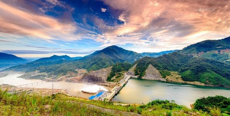 Lai Chau hydropower plant becomes an attraction in northwest