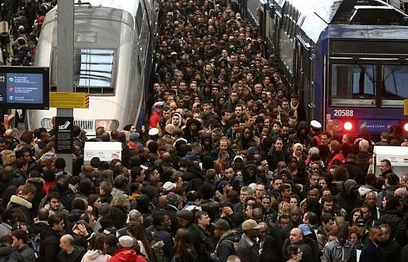 France faces second day of transport chaos as rail workers strike