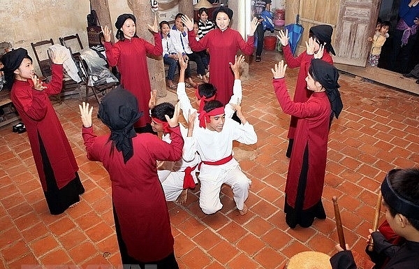 Tour explores Xoan singing in ancient village