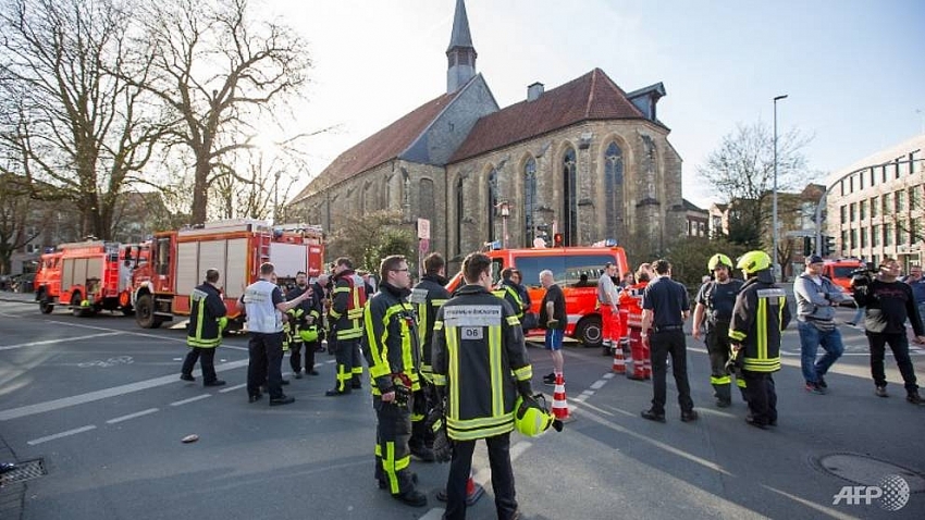 no vietnamese victim reported in car crash in germany
