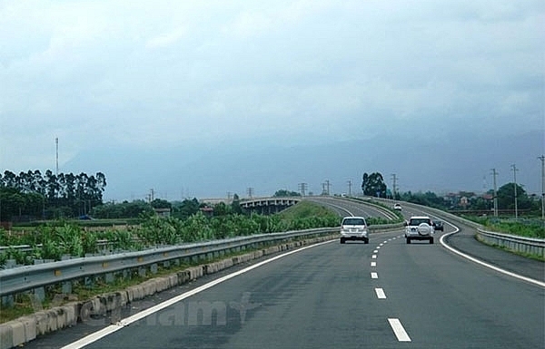 New expressway proposed to connect Hoa Binh and Son La